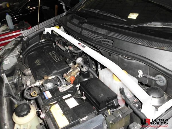 Rozpórka przednia (Front Upper Strut Bar)Ultra Racing Chevrolet Aveo
