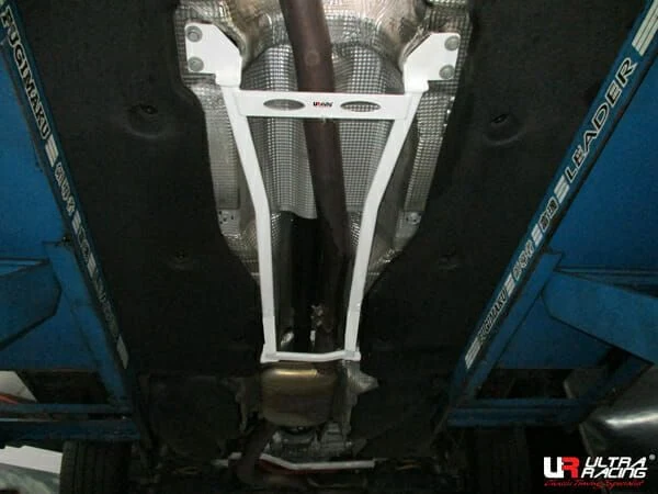 Rozpórka środkowa (Mid Lower Brace) (3997) Ultra Racing Volkswagen Passat B8 (TYP 3G) 2.0 TSI 4WD Wagon 15+