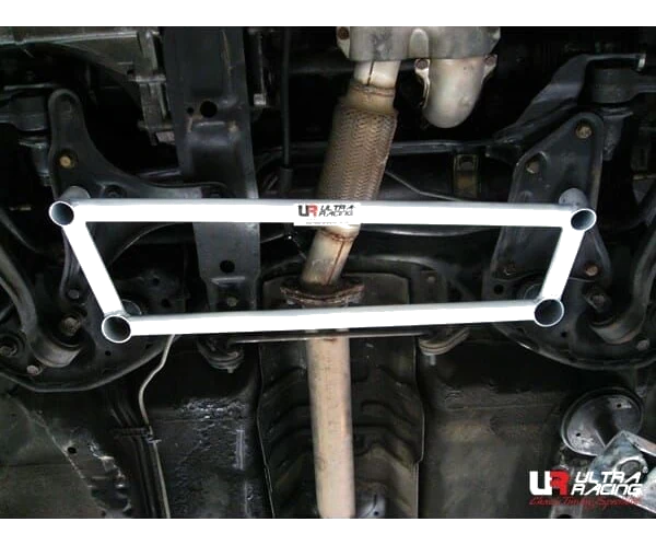 Rozpórka przednia dolna (Front Lower Brace) (863) Ultra Racing Proton Perdana 2.0 2WD 95-98