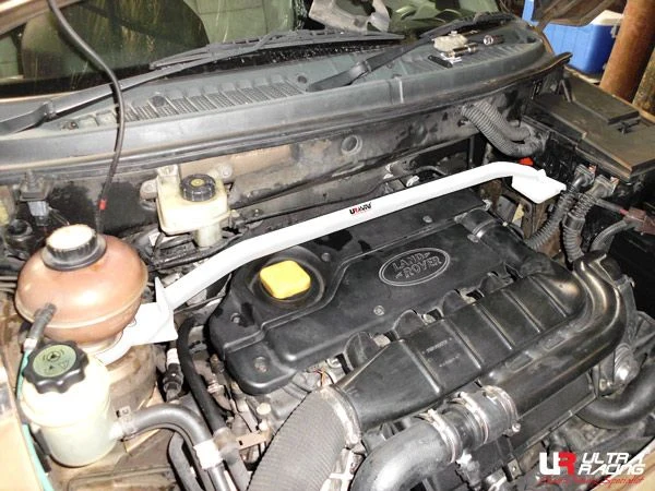 Rozpórka przednia (Front Upper Strut Bar)Ultra Racing Land Rover Freelander 02+ 2.0D