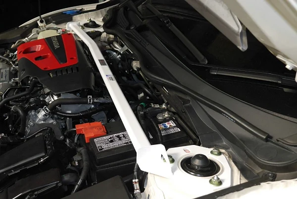 Rozpórka przednia (Front Upper Strut Bar)Ultra Racing Honda Civic Type-R FK8 17+