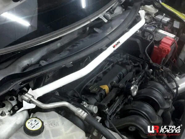 Rozpórka przednia (Front Upper Strut Bar)Ultra Racing Ford Fiesta MK7.5 1.6 13+