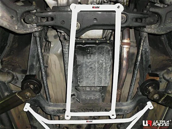 Rozpórka przednia dolna (Front Lower Brace) (3096) Ultra Racing Ford Ranger 2.5 4WD 98-00