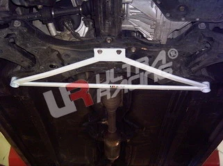Rozpórka przednia dolna (Front Lower Brace) Ultra Racing Toyota Celica T23 00+