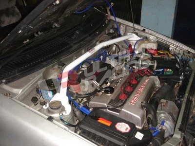 Rozpórka przednia (Front Upper Strut Bar)Ultra Racing Daihatsu Charade G100 87-94