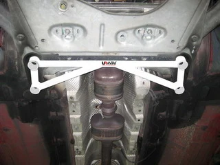 Rozpórka przednia (Front H-Brace) Ultra Racing Renault Clio C 05+
