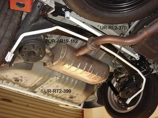 Rozpórka tylna (Rear Torsion Bar) 399 Ultra Racing Toyota Previa 06+ 2.4/3.5