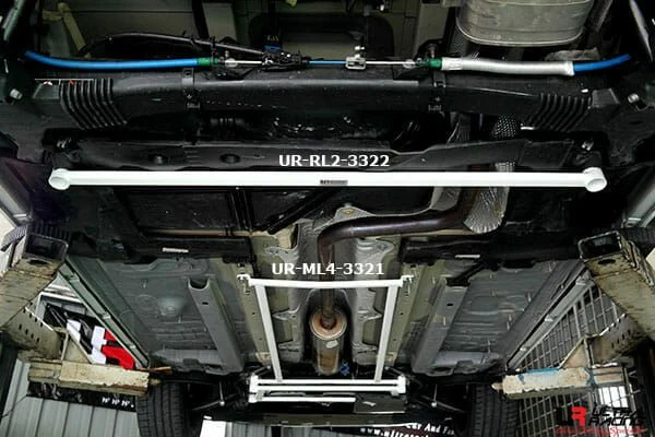 Rozpórka tylna dolna (Rear Lower Bar) (3322) Ultra Racing Citroen DS 5 1.6T 2WD 11-18