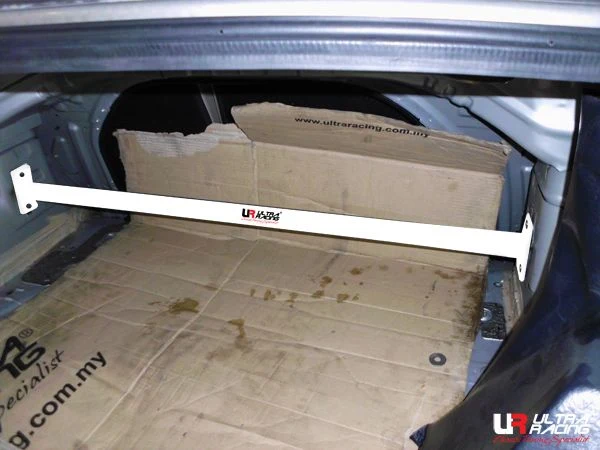 Rozpórka tylna (Rear Strutbar) Ultra Racing Hyundai Elentra XD 1.8 00-06