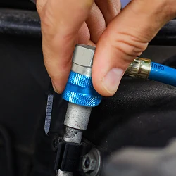 Preparat CarFix 5w1 do uzupełniania klimatyzacji R1234yf 235ml + przewód YF z manometrem