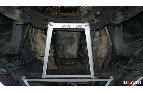 Rozpórka przednia dolna (Front Lower Brace) (3806) Ultra Racing Toyota Land Cruiser (J200) 4.5D/4.7 V8 4WD 07-21