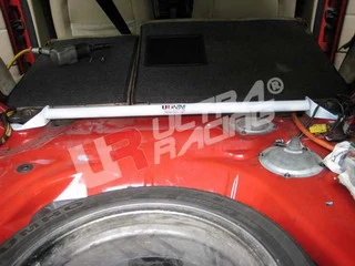 Rozpórka tylna górna (Rear Upper Strut Bar) Ultra Racing Volvo 850 Turbo 4D / C70 91-05