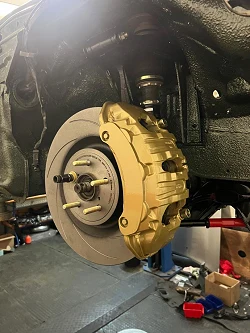 Zestaw Adapterów Przednich Zacisków Hamulcowych MZR Garage Nissan Skyline Silvia Stagea 7PP (Porshe VW Audi) do 380mm Tarcz (Lexus RCF)