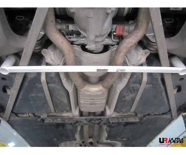 Rozpórka tylna dolna (Rear Lower Bar) Ultra Racing BMW 640 E63/E64 4.0 03-10