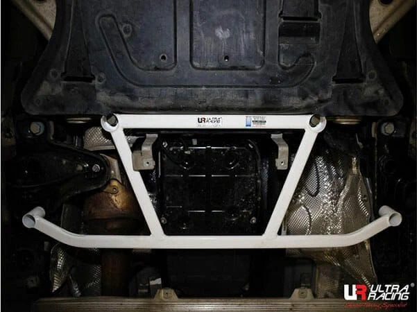 Rozpórka przednia dolna (Front Lower Brace) (3664) Ultra Racing Mercedes C292/W166 GLE 350 3.0D 4WD 15+