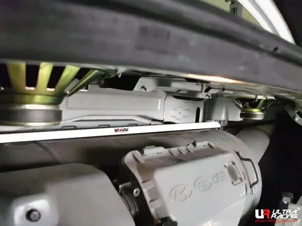 Rozpórka tylna górna (Rear Upper Strut Bar) (2699) Ultra Racing Hyundai Grandeur (XG) 3.0 2WD 98-05