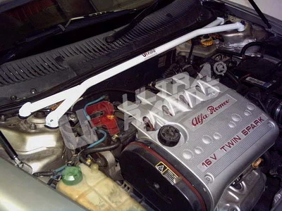 Rozpórka przednia (Front Upper Strut Bar)Ultra Racing Alfa Romeo 156