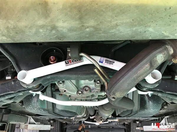 Rozpórka tylna dolna (Rear Lower Bar) (3389) Ultra Racing Mitsubishi ASX 2.0 4WD 10+
