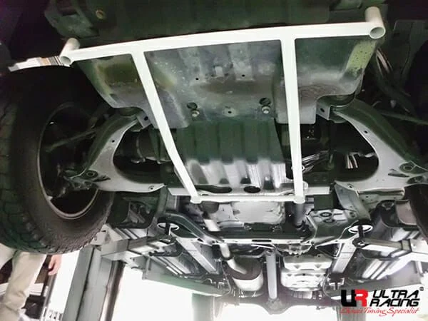 Rozpórka przednia dolna (Front Lower Brace) (3831) Ultra Racing Chevrolet Colorado (RG) 2.8D 4WD 11+