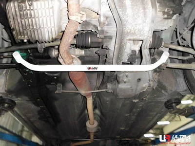 Rozpórka przednia dolna (Front Lower Tiebar) Ultra Racing Kia Rio 1.5 DC 05-10