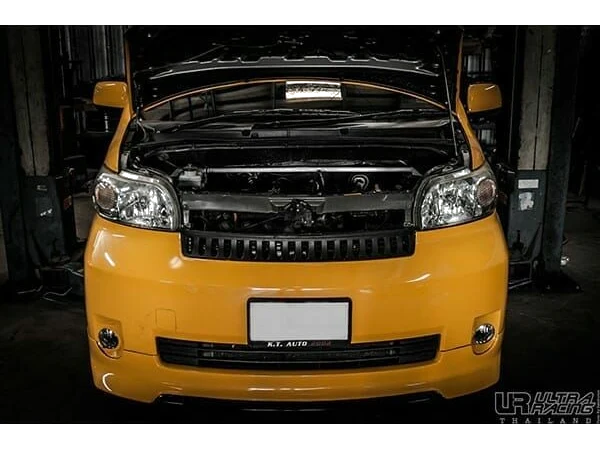 Rozpórka przednia (Front Upper Strut Bar)(2819) Ultra Racing Toyota Porte (AP10) 1.5 2WD 04-12