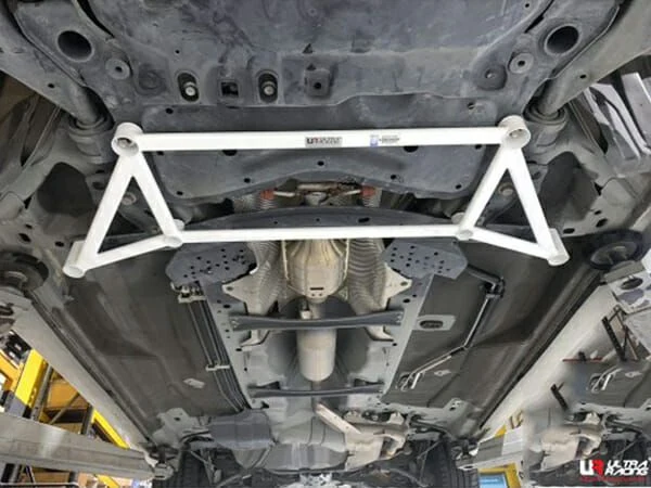 Rozpórka przednia (Front Upper Strut Bar)(3784) Ultra Racing Mazda Biante (CC) 2.0 2WD 08-18