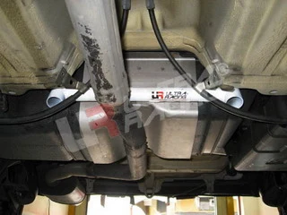Rozpórka tylna dolna (Rear Lower Tiebar) Ultra Racing Suzuki SX4 HB/Sedan