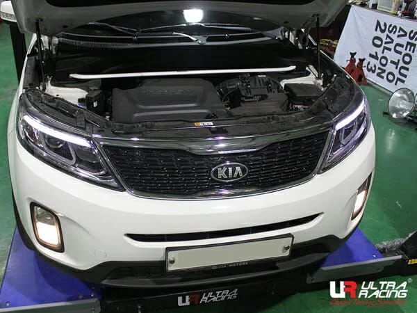 Rozpórka przednia (Front Upper Strut Bar)(2630) Ultra Racing Kia Sorento (XM) 2.0D 2WD/4WD 13-14