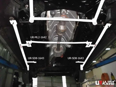 Rozpórka środkowa (Mid Lower Brace) Ultra Racing Hyundai Elantra 11-15 / I30 12-17