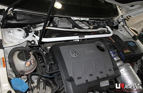 Rozpórka przednia (Front Upper Strut Bar)Ultra Racing VW Passat CC 2.0D/3.6 AWD 05-13