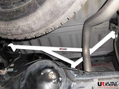 Rozpórka tylna dolna (Rear Lower Bar) 1711 Ultra Racing Isuzu D-Max 3.0D 02+