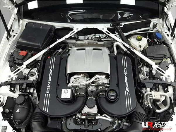Rozpórka przednia (Front Upper Strut Bar)(3416P) Ultra Racing Mercedes C205/C250/C300 (Coupe) 2.0T 15-21/S205 C63 S 4.0TT 14-21 2WD