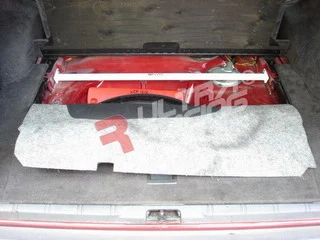 Rozpórka tylna górna (Rear Upper Strut Bar) 355 Ultra Racing Volvo 850 Turbo Wagon
