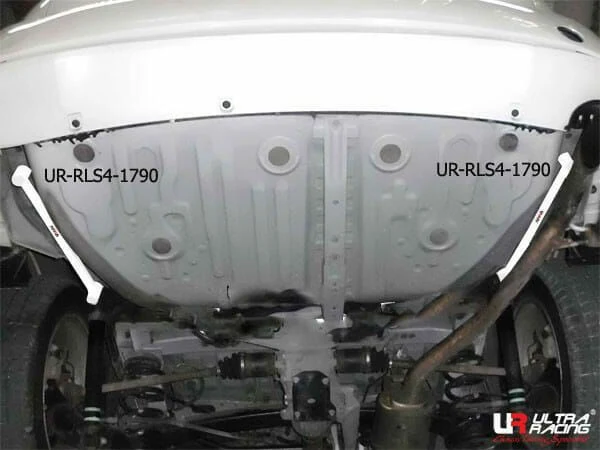 Rozpórka tylna dolna (Rear Lower Bar) (1790P) Ultra Racing Toyota Estima (XR50) 2.4 4WD 06+