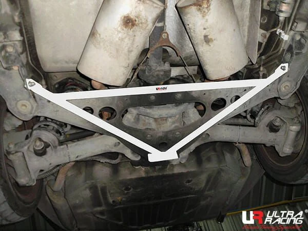 Rozpórka tylna dolna (Rear Lower Bar) (2816) Ultra Racing Jaguar XJ6 (XJ40) 4.0 2WD 86-94
