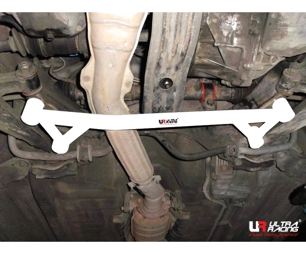 Rozpórka przednia (Front H-Brace) Ultra Racing Nissan Primera 95-02 P11