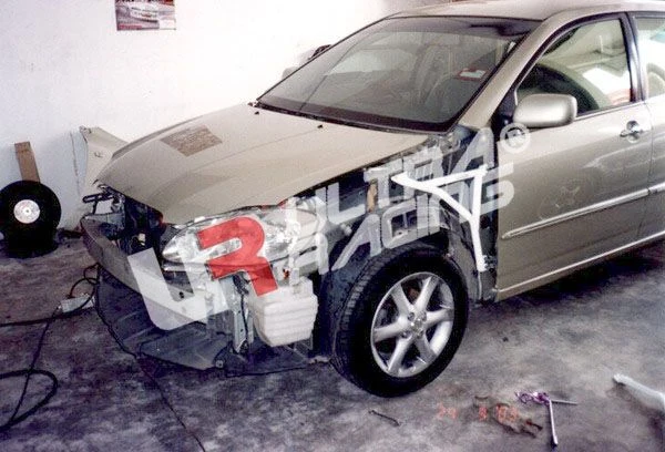 Rozpórka przedniego kielicha (Fender Brackets) Ultra Racing Toyota Altis/Corolla E12 01+