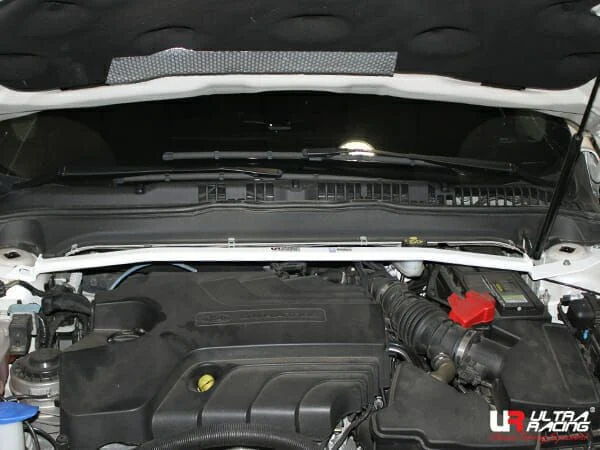 Rozpórka przednia (Front Upper Strut Bar)(3551) Ultra Racing Ford Mondeo (MK4) 2.0T 2WD Sedan FL 10-14/MK5 2.0D 14-22