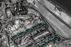 Przewody paliwowe z filtrem 10 um i regulatorem Audi R8 Lamborghini Gallardo Radium Engineering