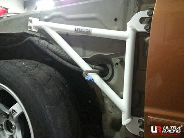 Rozpórka przedniego kielicha (Fender Brackets) (2895P) Ultra Racing Ford Tierra (KJ) 1.6 94-98/Mazda Protege 1.6 98-03 2WD