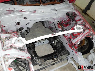 Rozpórka przednia (Front Upper Strut Bar)1530 Ultra Racing Mazda RX7 FD 93-97