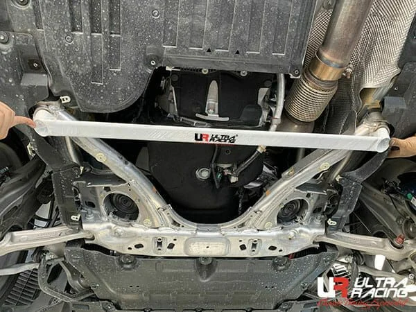 Rozpórka przednia dolna (Front Lower Tiebar) (4075) Ultra Racing BMW 7 G11/G30 (730i/530E/530I) 2.0T 2WD 16+