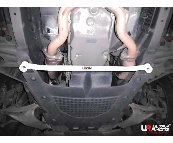 Rozpórka przednia dolna (Front Lower Tiebar) Ultra Racing Cadillac CTS 3.6 07+