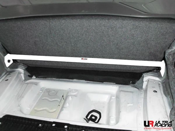 Rozpórka tylna górna (Rear Upper Strut Bar) Ultra Racing BMW 3-Series E90 05+ 320