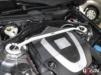 Rozpórka przednia (Front Upper Strut Bar)Ultra Racing Mercedes S350/S500 09+ W221 3.5