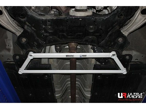 Rozpórka przednia dolna (Front Lower Brace) Ultra Racing Hyundai i40 SW 11+