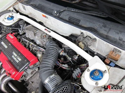 Rozpórka przednia (Front Upper Stutbar) Ultra Racing Nissan Sunny 90-95 N14 Pulsar