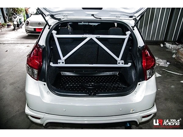 Rozpórka tylna (Rear Cross Brace) Ultra Racing Toyota Yaris 10+ XP13