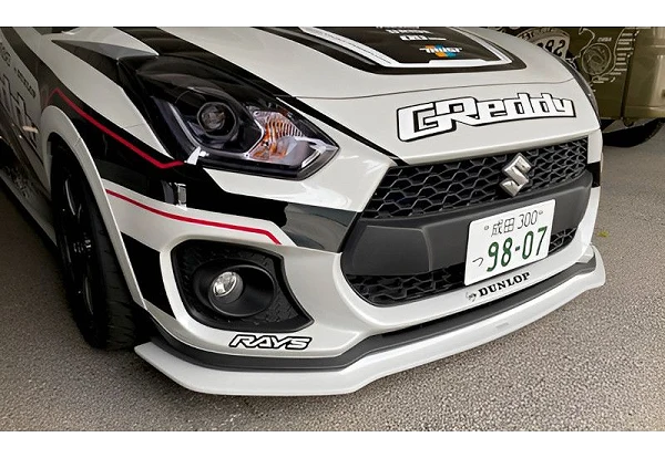 Dokładka przedniego zderzaka GReddy V2 Suzuki Swift Sport ZC33S (2017+)