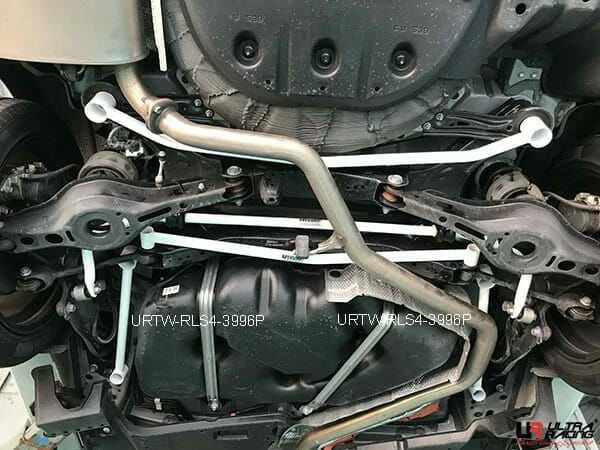 Rozpórka tylna dolna (Rear Lower Bar) (3996P) Ultra Racing Lexus ES 300H (XZ10) 2.5 Hybrid 18+/Toyota Camry (XV70) 2.5 17+ 2WD